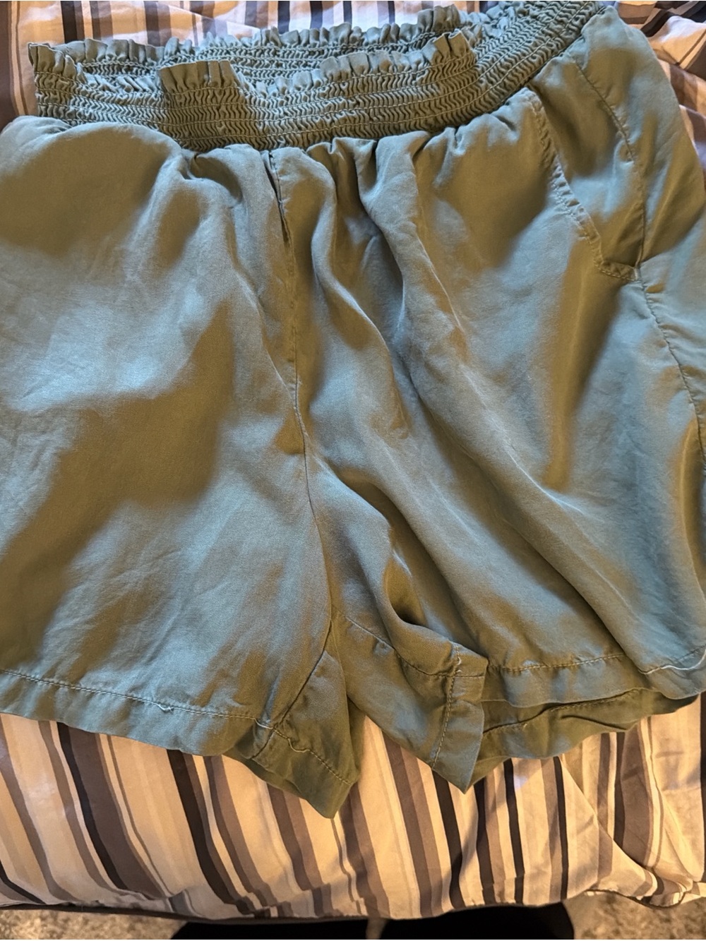 Caslon Olive High Waist Smocked Shorts